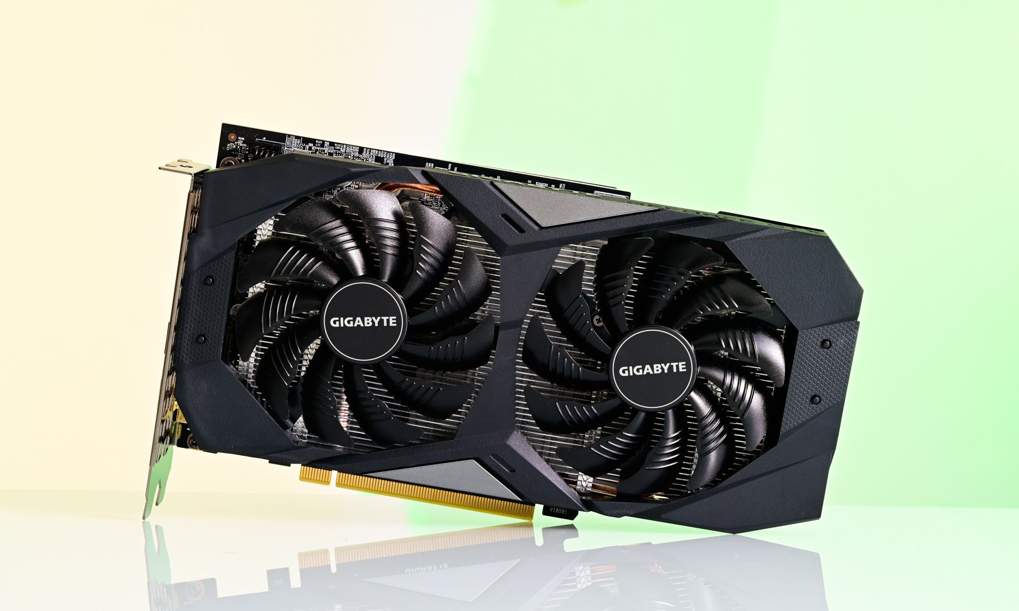 技嘉性价比gtx1660s图赏身材小巧外观凌厉