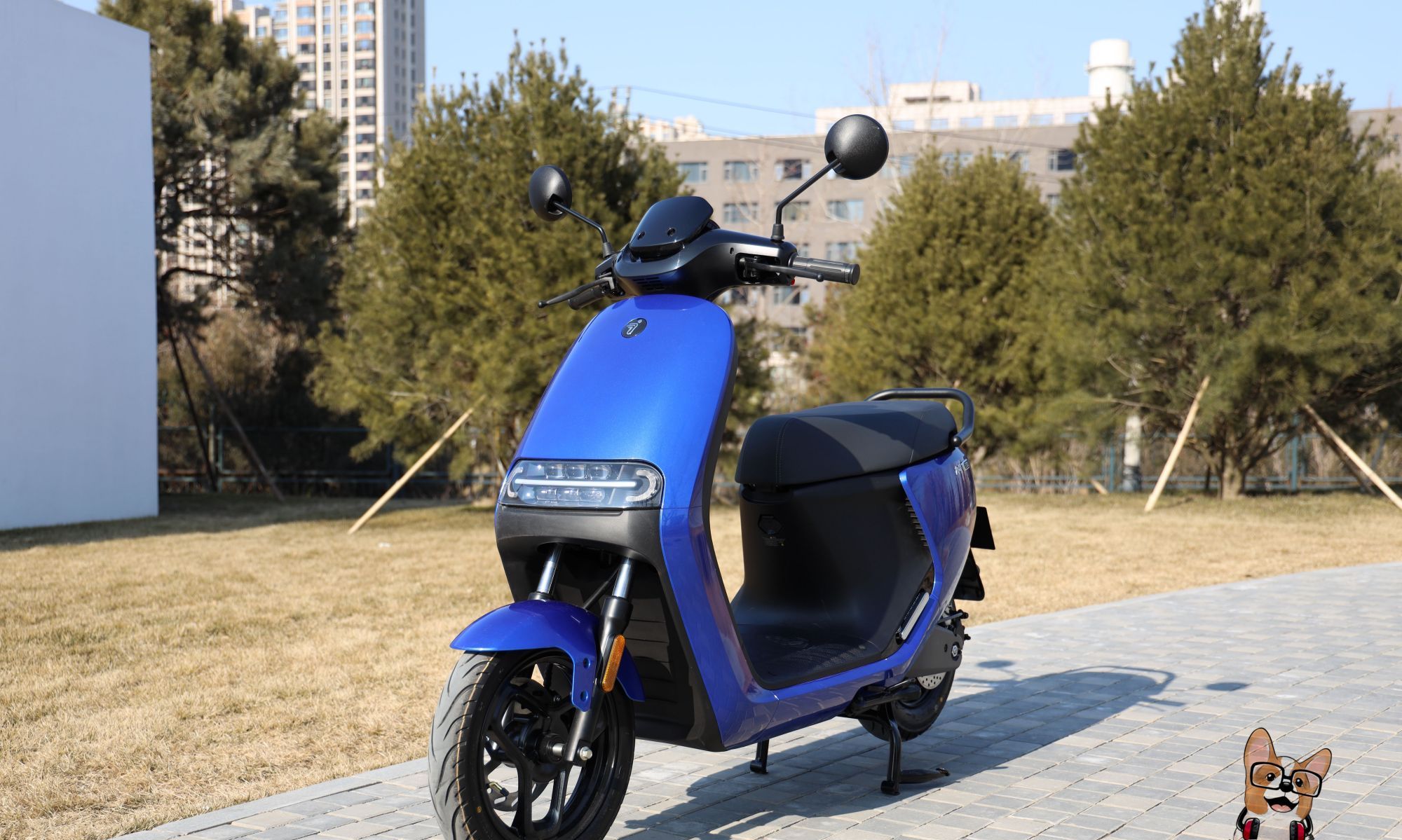 九号电动摩托车e100值得入手吗?