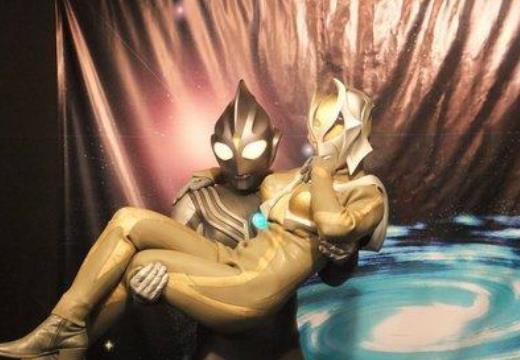 在露露耶的四大黑暗巨人之一,而且她当时还是我们迪迦奥特曼的女朋友