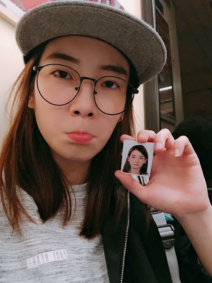 罗小白不仅会打架子鼓她还很可爱有点搞怪爱心泛滥