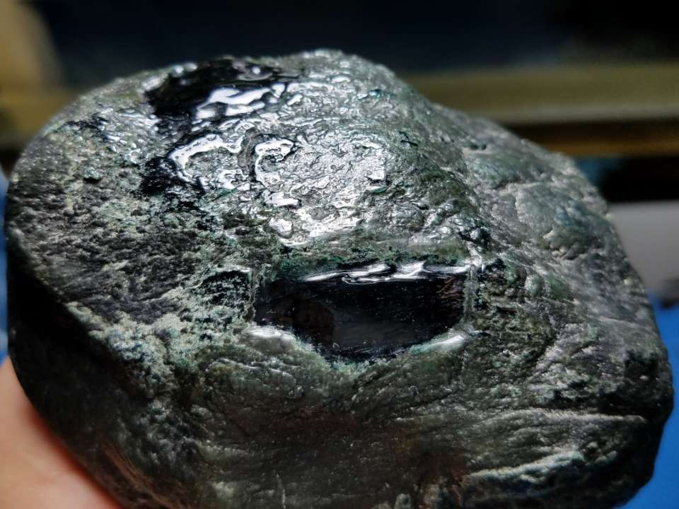 收藏级高品质的缅甸国宝翡翠原石墨翠