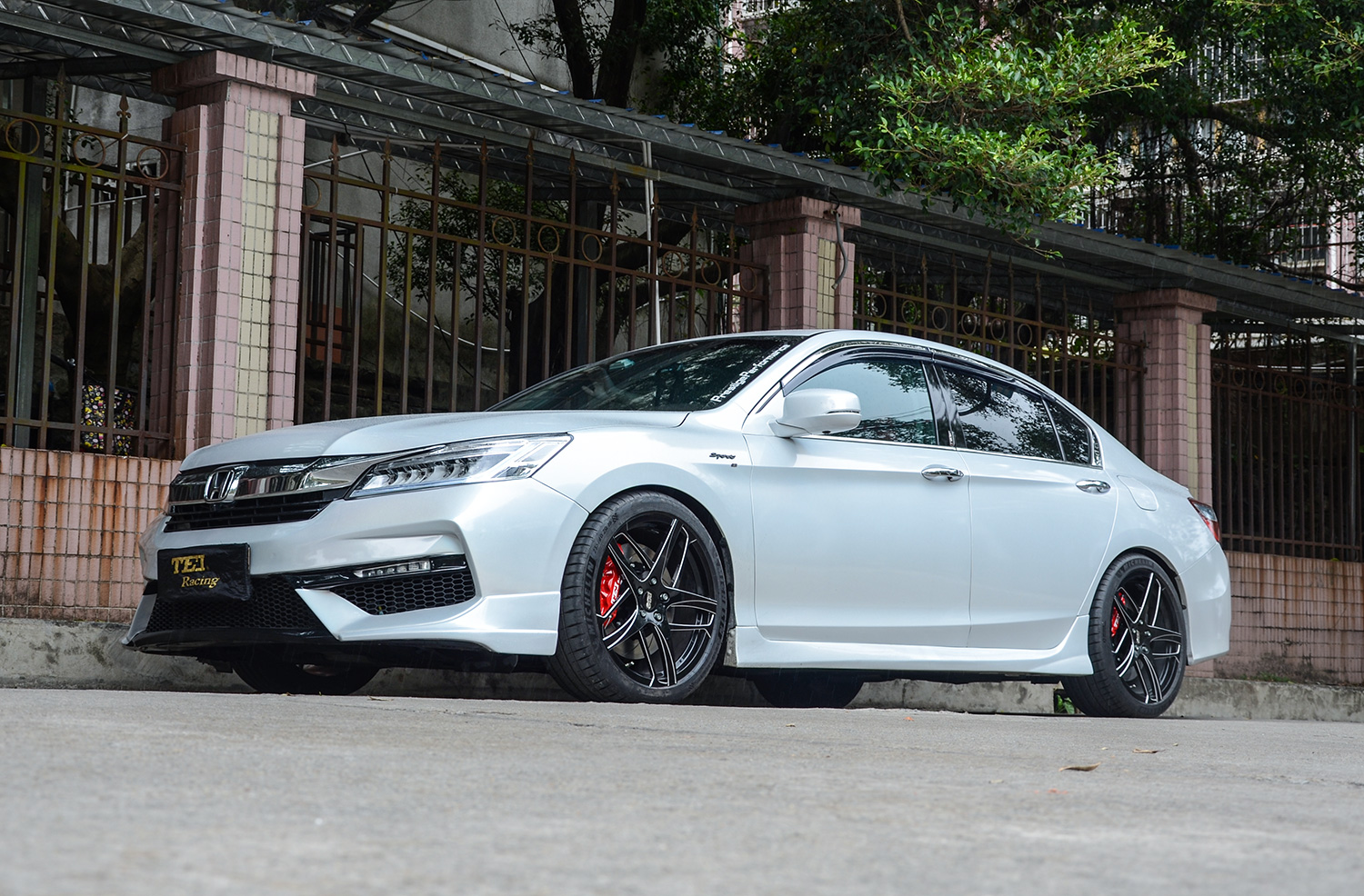 9.5代雅阁改装德国tei racing前后刹车套装作业