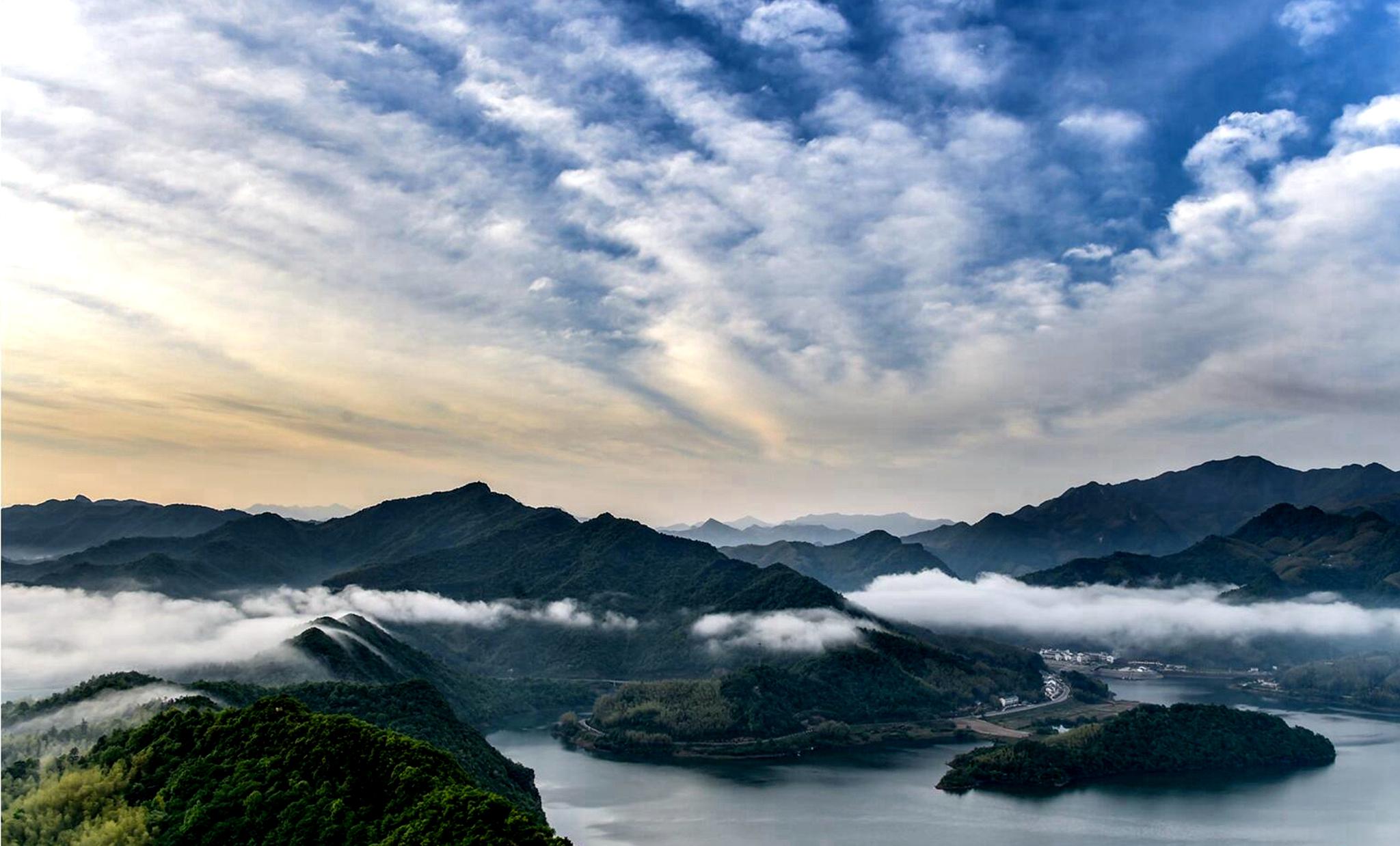 华东第一个摄影家村:风起云涌水墨屋脊山