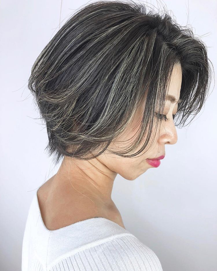 空气感立体短发,头发少的剪短后也变多了,女生30岁以后就这么剪