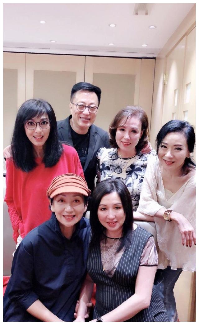 入不敷出,昔日艺员相约叙旧令人感慨|潘志文|亚视|鲍起静_新浪新闻