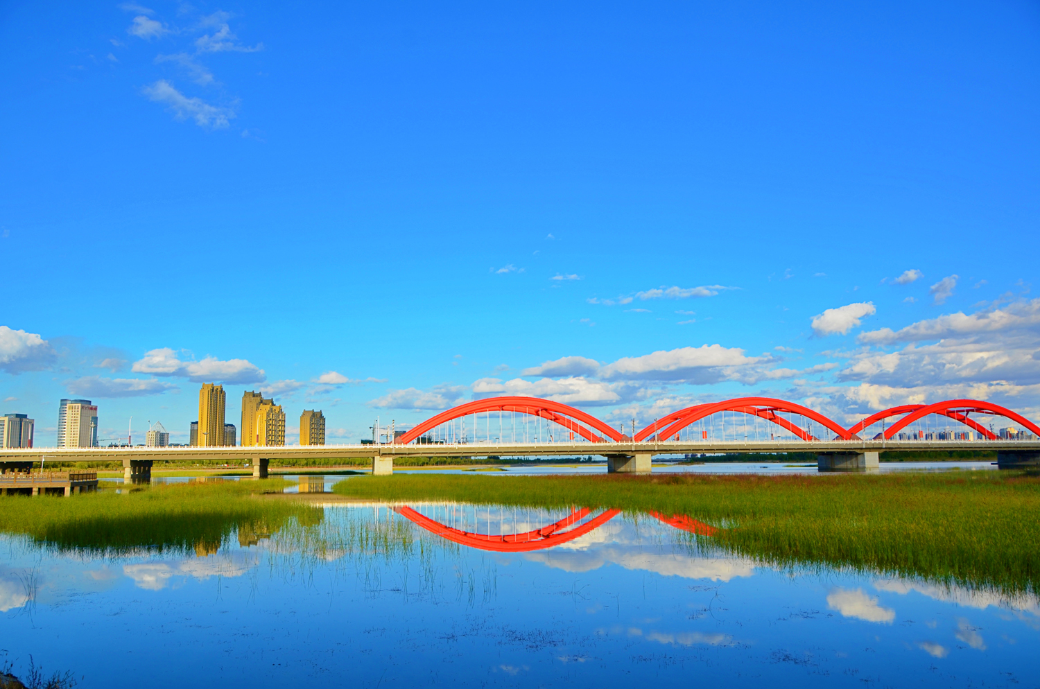 通辽市辽河公园彩虹桥,怎么拍都很美,原创摄影