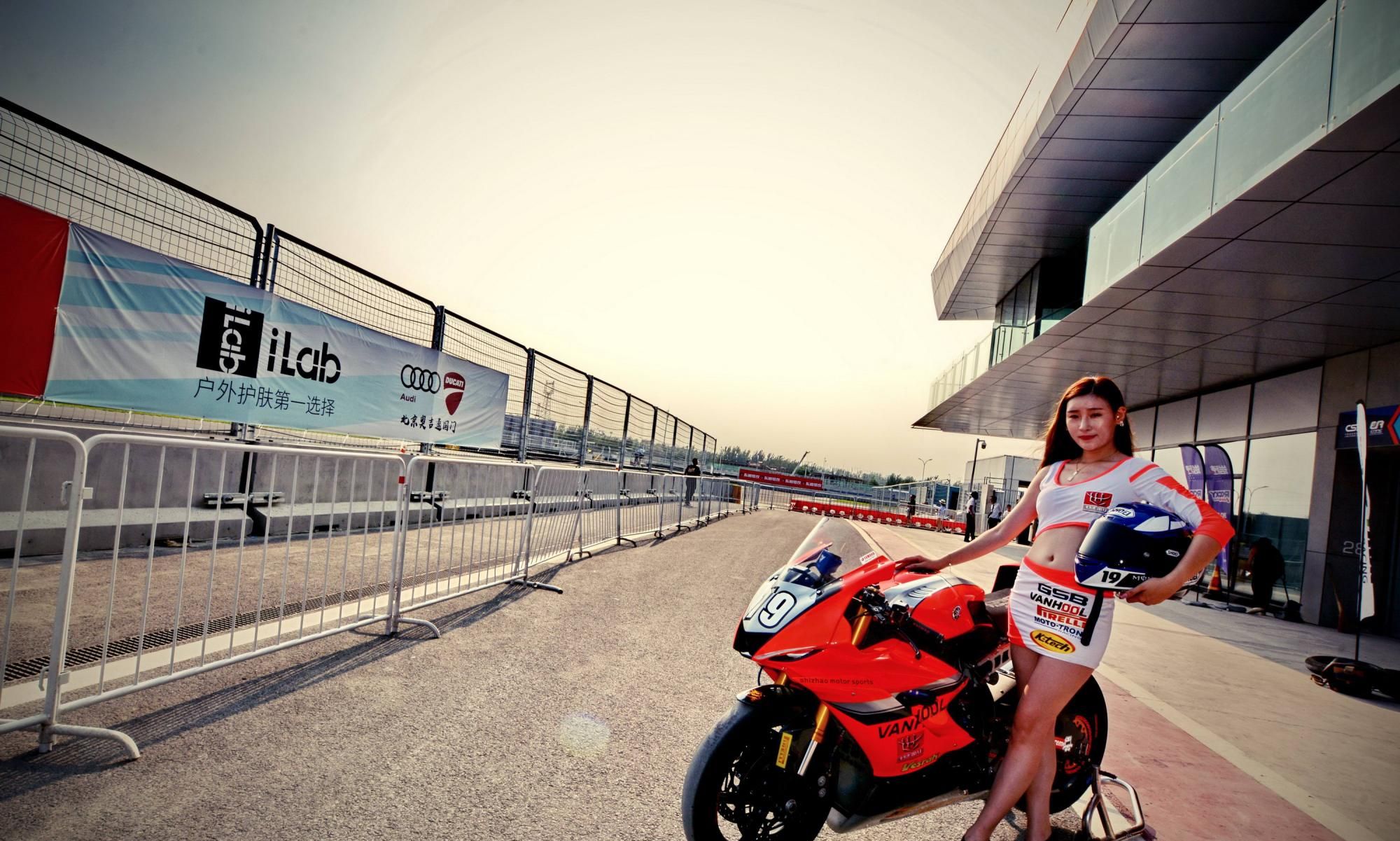 crrc 暨 csbk 天津站:赛车女郎(1)