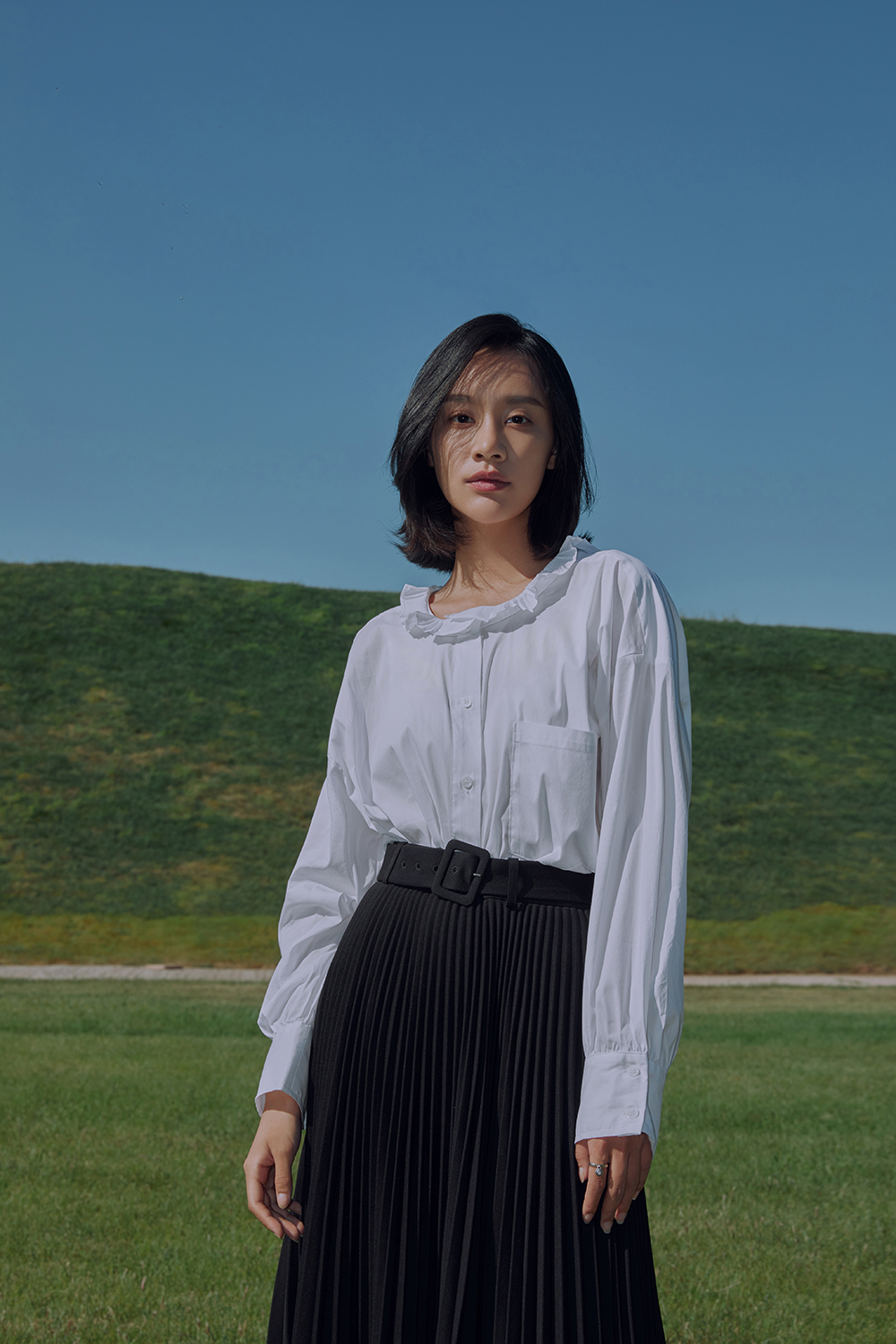 袁百梓卉美貌营业 最新写真气质清冷文艺邂逅初秋