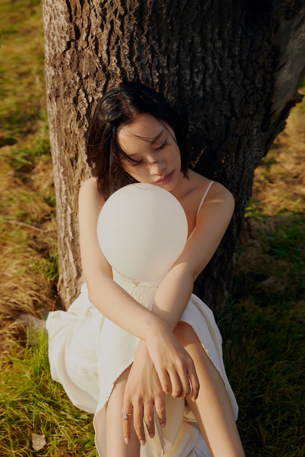 袁百梓卉美貌营业 最新写真气质清冷文艺邂逅初秋