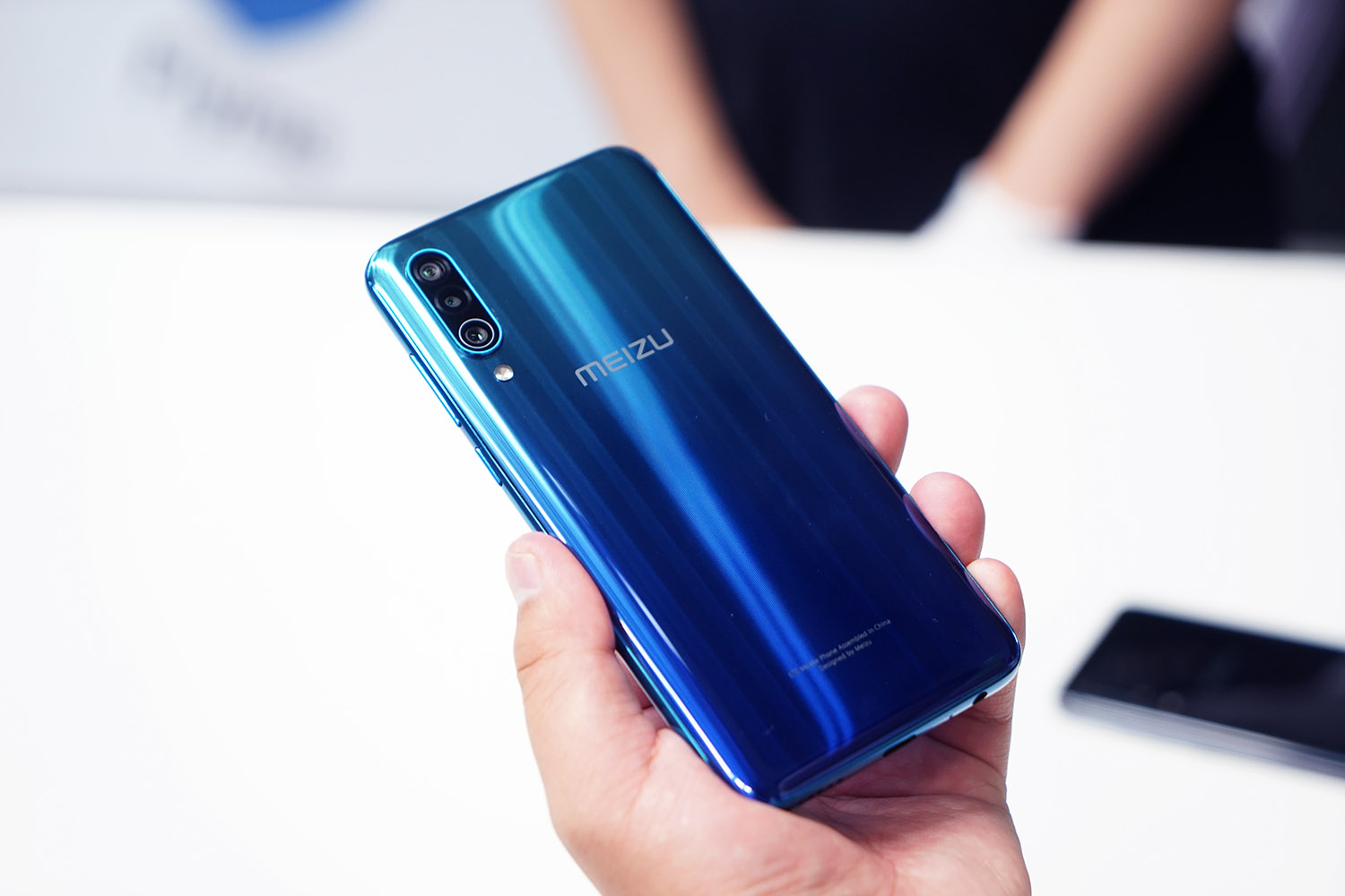 后置三摄 4000mah大电池,魅族16xs 真机图赏