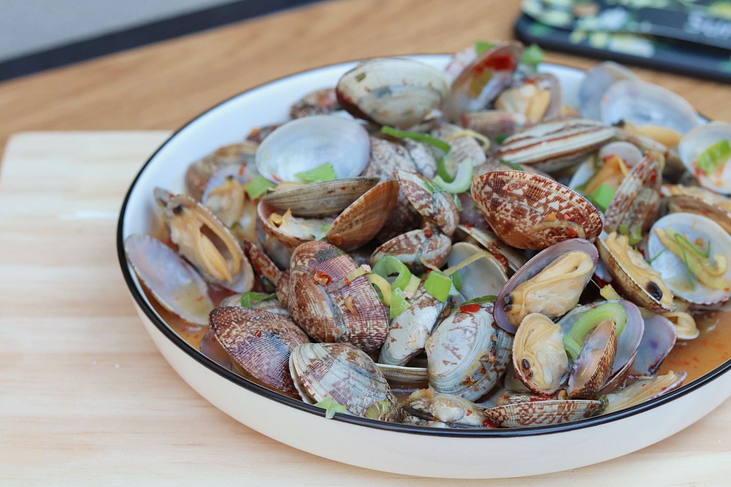 泰式甜辣炒蚬,好吃不贵,鲜香嫩滑,简单易做,下酒菜的不二选择