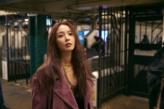 宝儿今日惊喜公开《Black》舞蹈视频 给粉丝的圣诞礼物
