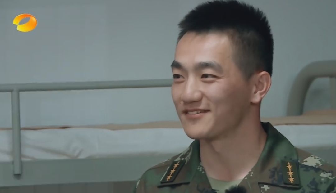 张馨予何捷早在奇兵神犬里就互相看对眼网友注定要在一起