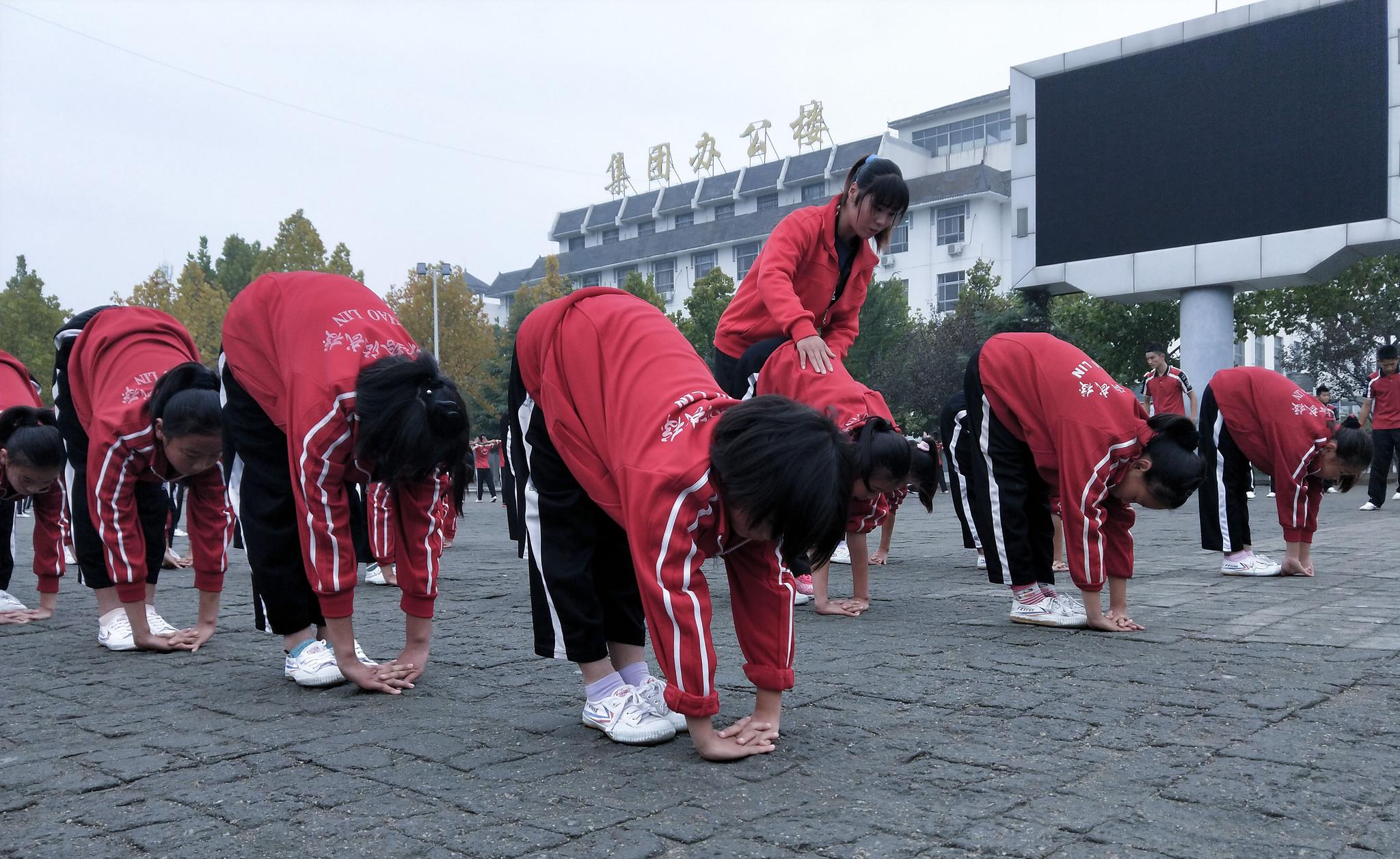 帅气的练功照片,这些功夫小子相当厉害!|功夫小子|武术|班级_新浪新闻