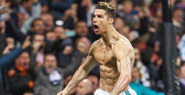 谁的背部肌肉最强大?看看c罗和詹姆斯,再看看他的,太强硬!