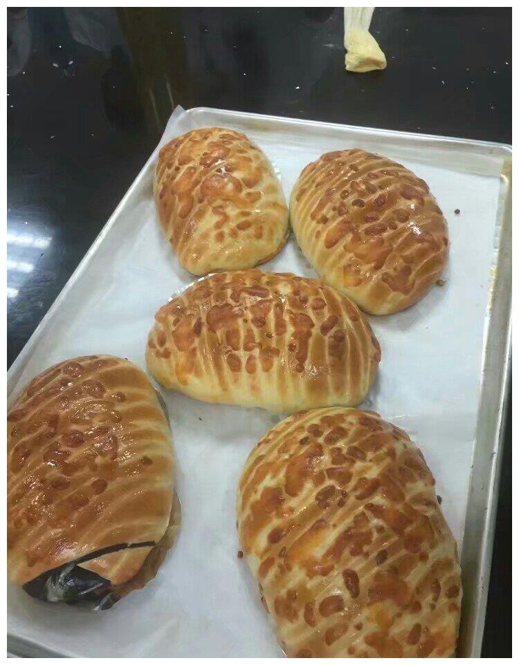 好好吃的墨鱼肉松包,是如何做成的?