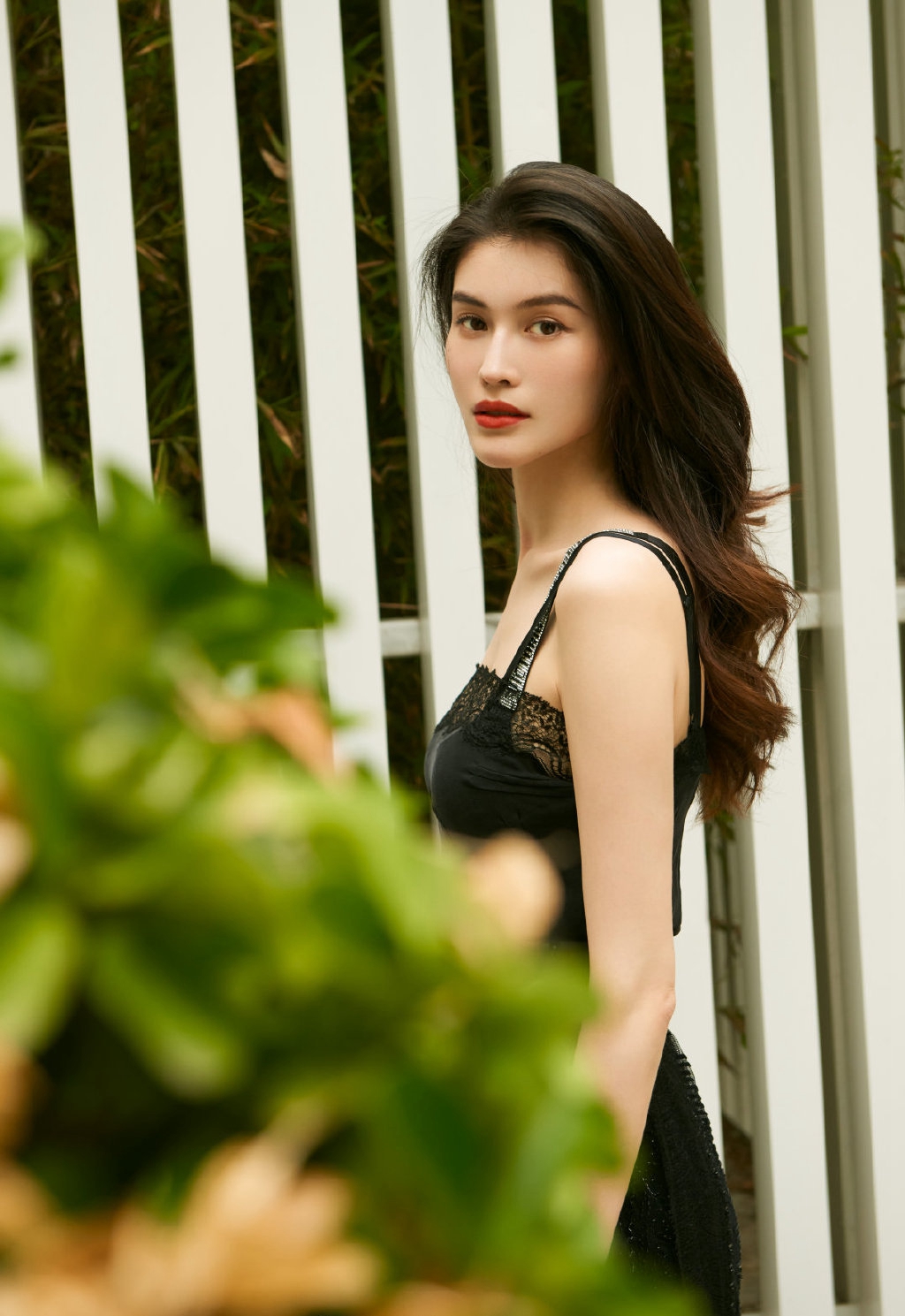 美女模特何穗清爽优雅时尚写真_高清图集_新浪网