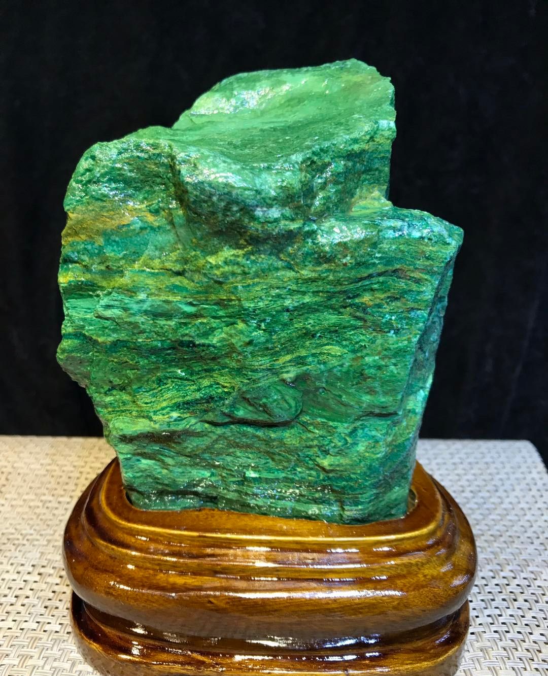 天然树化玉,树化玉寓意是爱情永恒,生命长寿,兴旺发