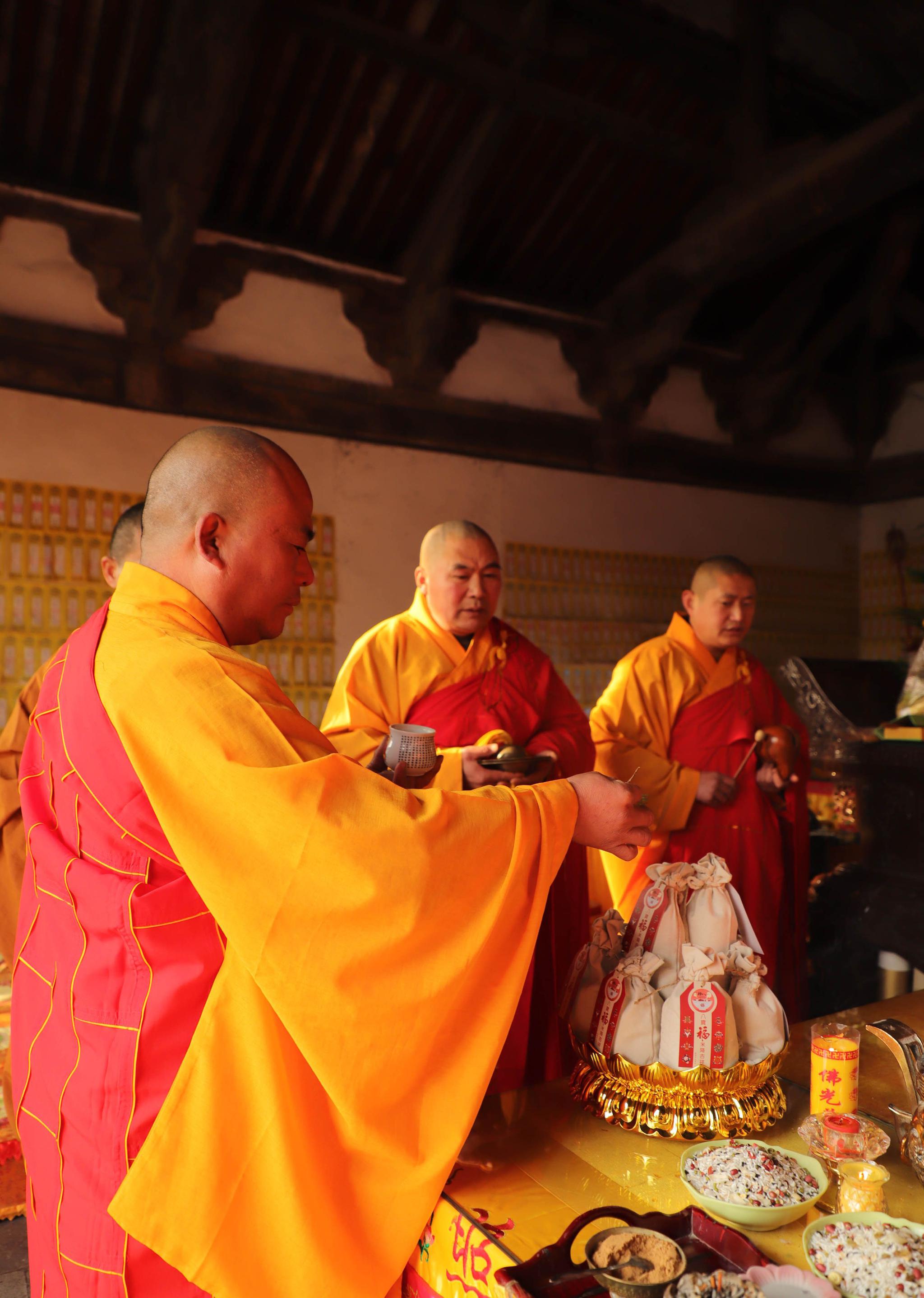 佛说因果,济源市大明寺免费结缘八宝福米,为众生祈福!|八宝|大明寺|济源市_新浪新闻