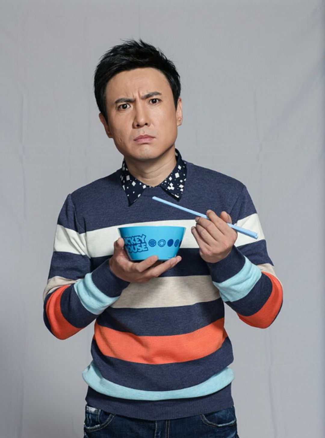 易车首位明星代言人 开心麻花舞台剧签约艺人 军艺的校草沈腾__财经