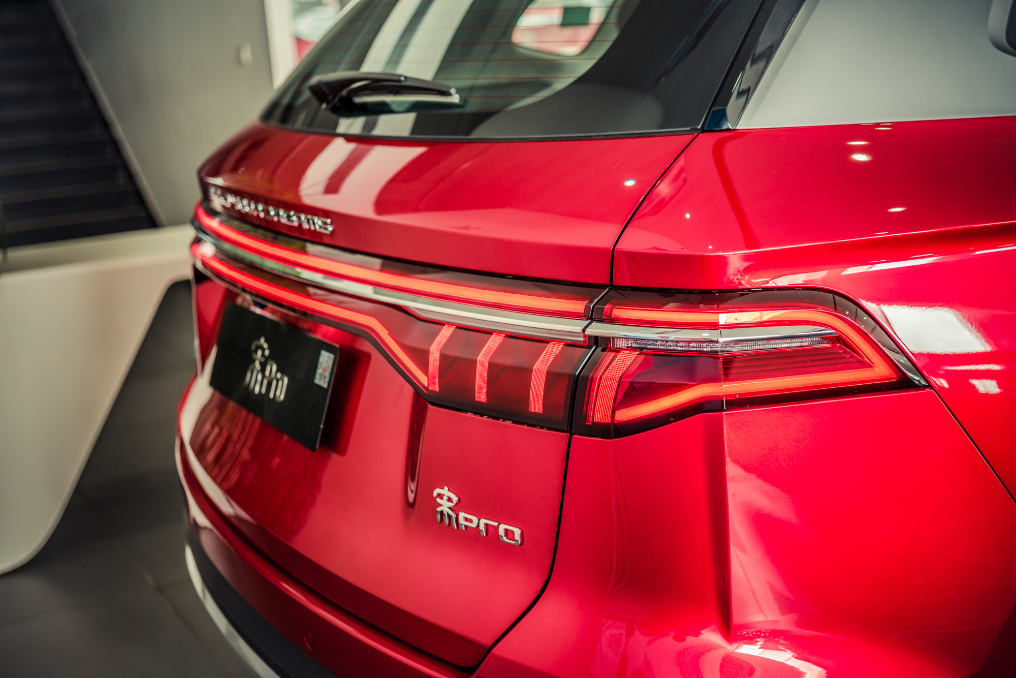 比亚迪宋pro燃油版,火红高清大图来撩,你心动了吗?__财经头条