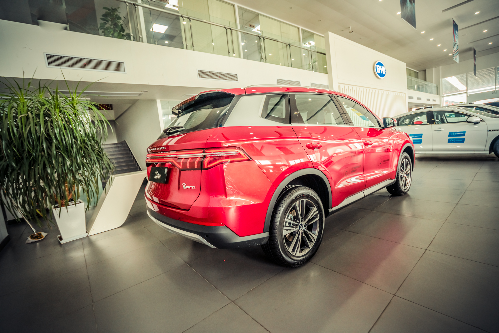 比亚迪宋pro燃油版火红高清大图来撩你心动了吗