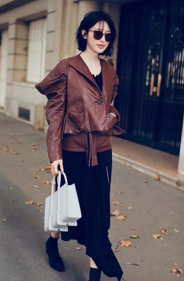 这6款皮衣 裙子搭配,刚柔并济,点亮你的秋冬造型