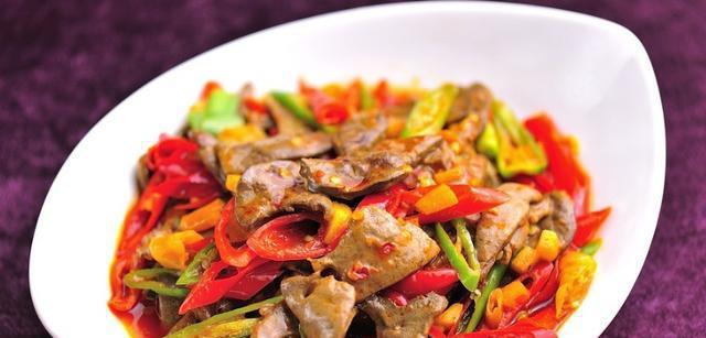 泡椒炒羊肝,咸鲜微辣,开胃下饭,让人欲罢能,制作超简单呢