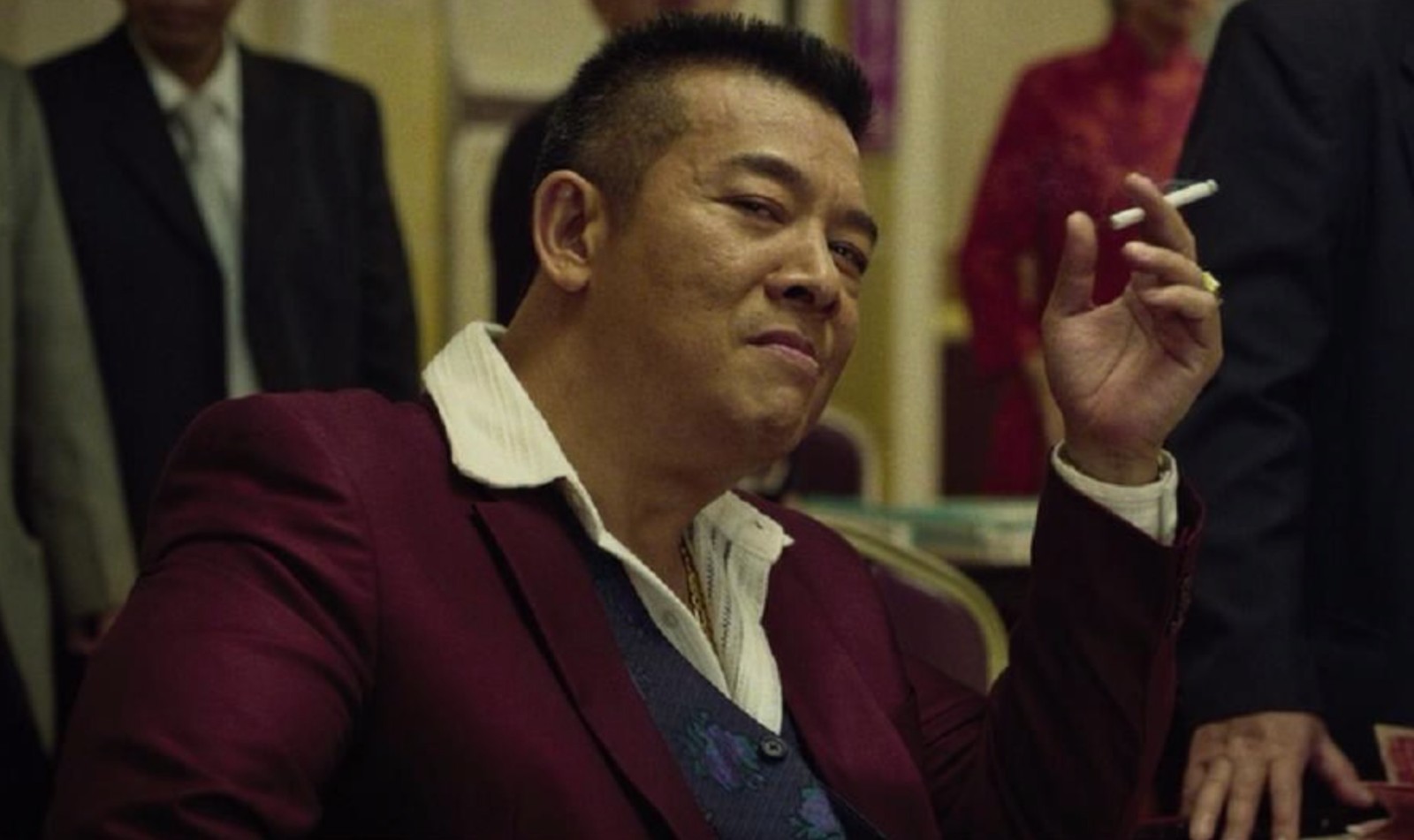 他在香港演了36年"反派",如今第一次拿奖,一句话让人"心酸