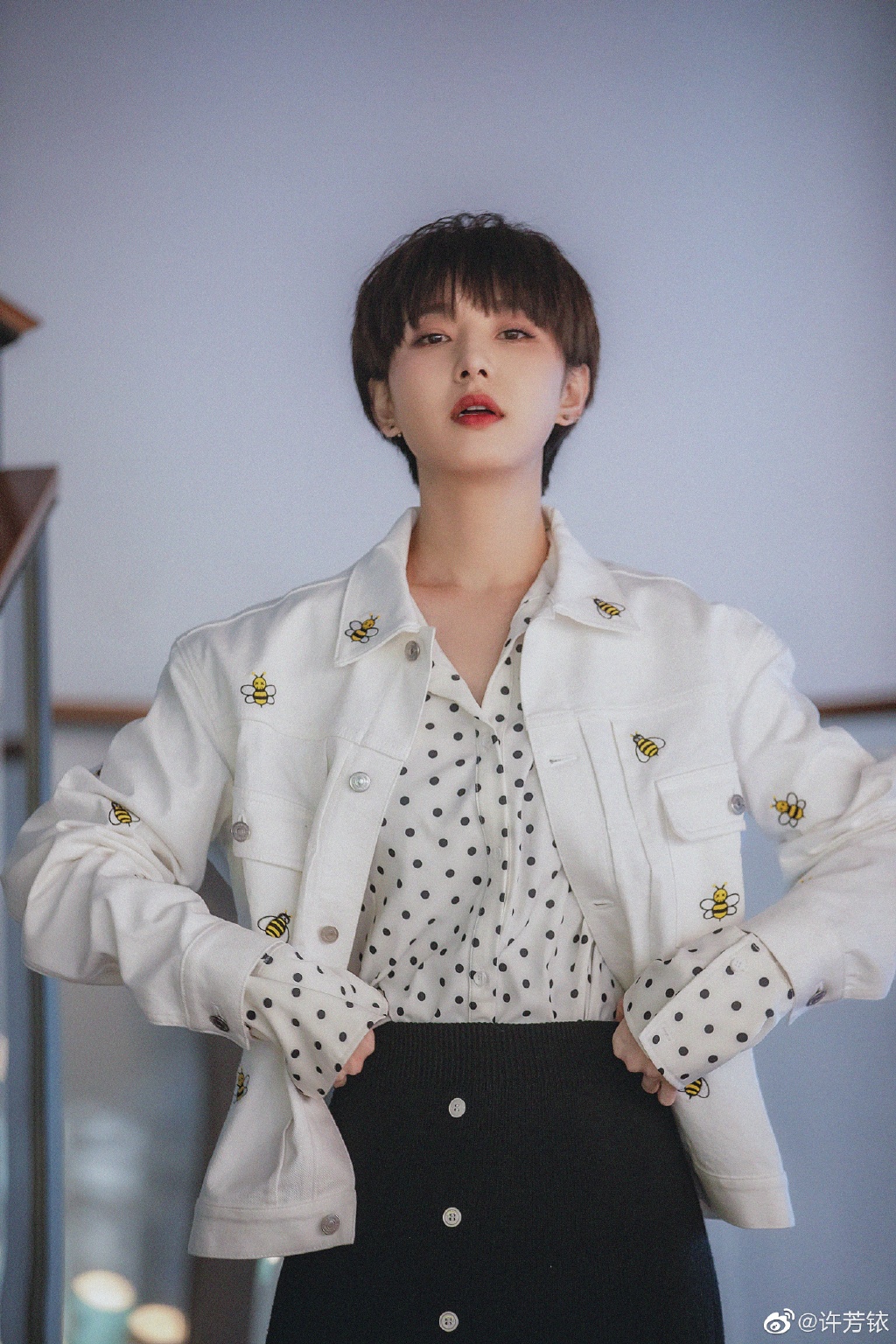 美女演员许芳铱迷人写真美照欣赏真酷啊