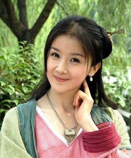 33岁孙菲菲嫁联想总监婚后相夫教子淡出娱乐圈如今生活幸福