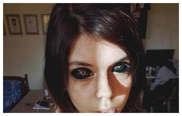 25岁模特追星把眼球染黑,却双目失明,网友:外国人少不是没原因