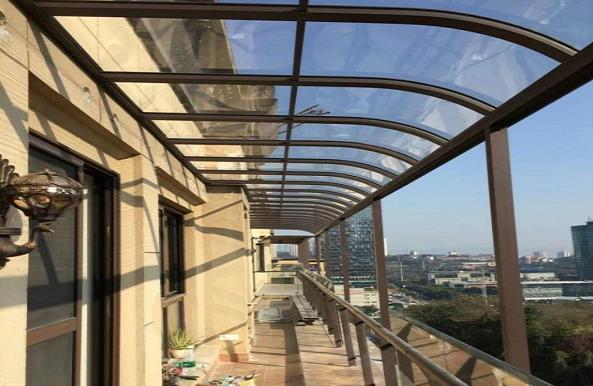 搭建车棚雨棚合法吗 私家车车棚什么材料好