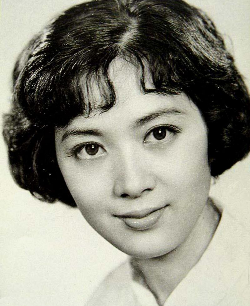 龚雪,11张黑白老照片,30多年前的青春偶像,流金岁月巧笑嫣然