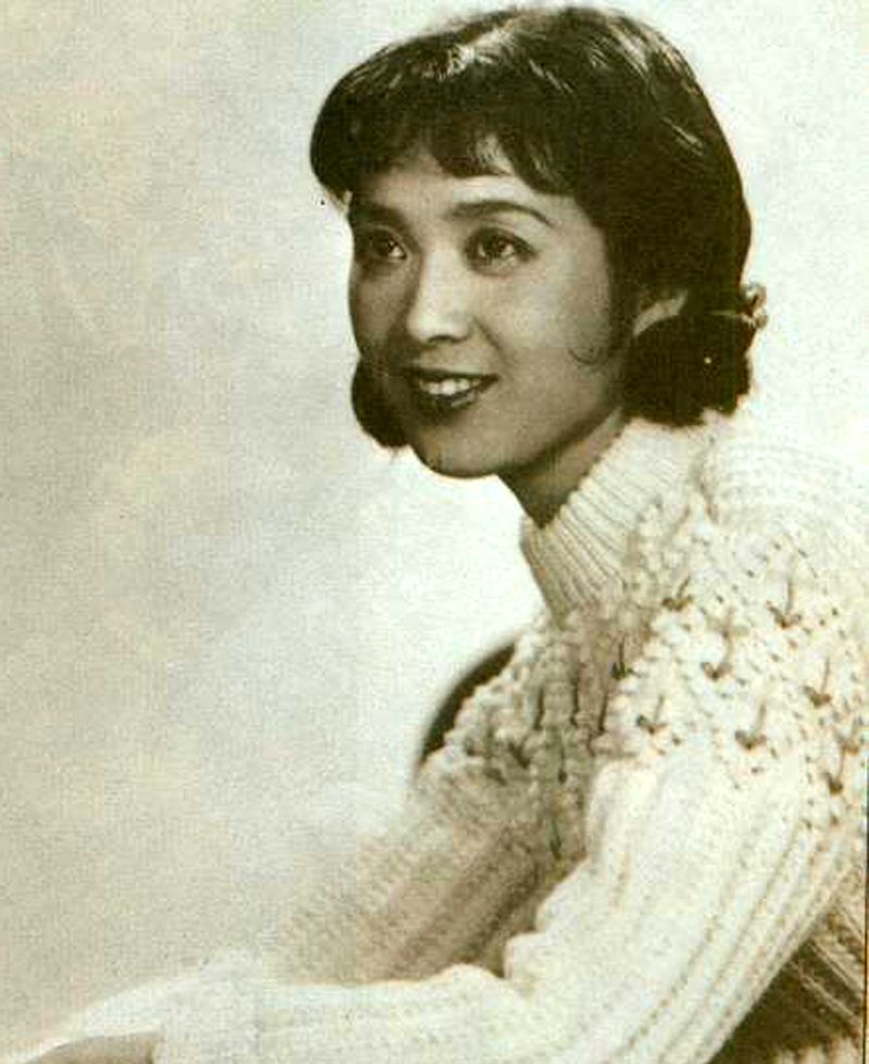 龚雪,11张黑白老照片,30多年前的青春偶像,流金岁月巧笑嫣然