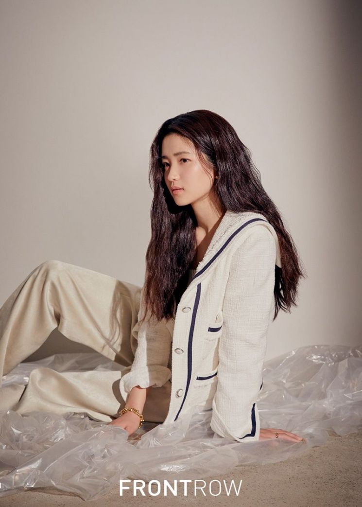 韩国女艺人金泰梨最新代言宣传照曝光