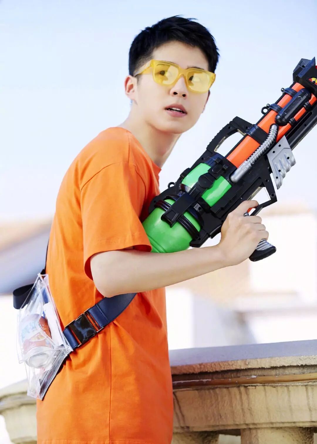 青苹果味的刘昊然,本色出演美年达代言,网友:少年力我给满分!