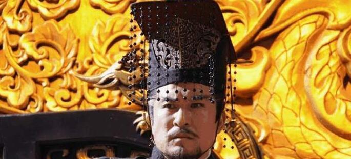 按照规定嬴柱还不可以当国君,因为他还得给自己的父亲守孝3年才可以