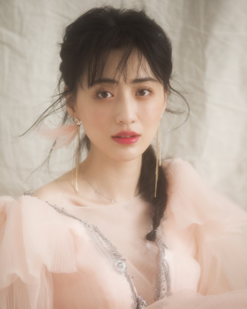 从洲际小姐冠军到新人演员的转变,《无主之城》让观众看到了一个可塑