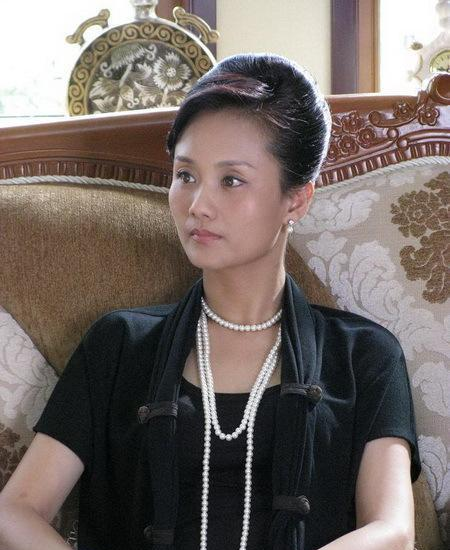 “花瓶女神”李颖靠模特出道、如今年过半百依旧知性优雅|一起来看流星雨|李颖|知性_新浪新闻