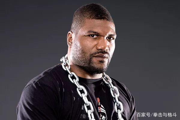 昆顿·杰克逊尽管松恩已经41岁了,但是他有强大的摔跤和mma背景.