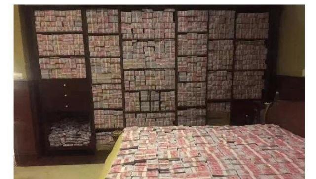 女子买二手房,却在墙里抠出1.4亿现金,网友:人民名义现实版