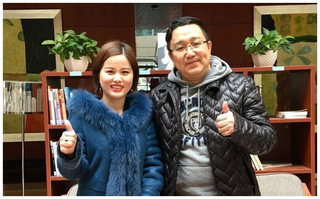 二婚娶小11岁娇妻,48岁老来得女乐坏了他|句号|郭雅丹|夫妻_新浪新闻