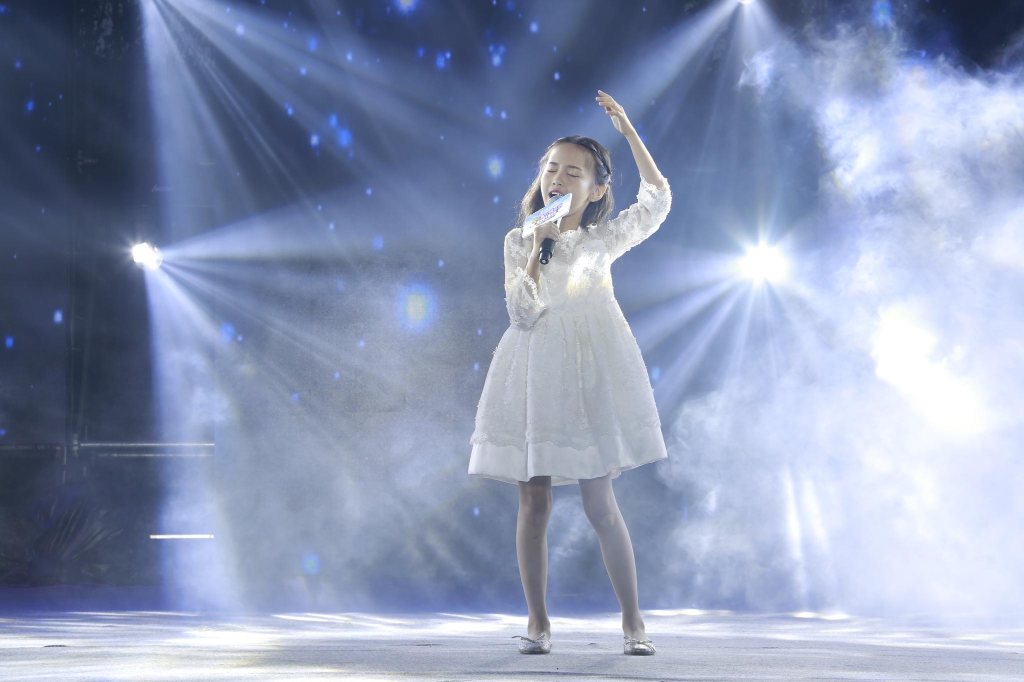 央视音乐歌舞剧城市欢乐颂小歌手夏侯钰涵欢乐贺新年