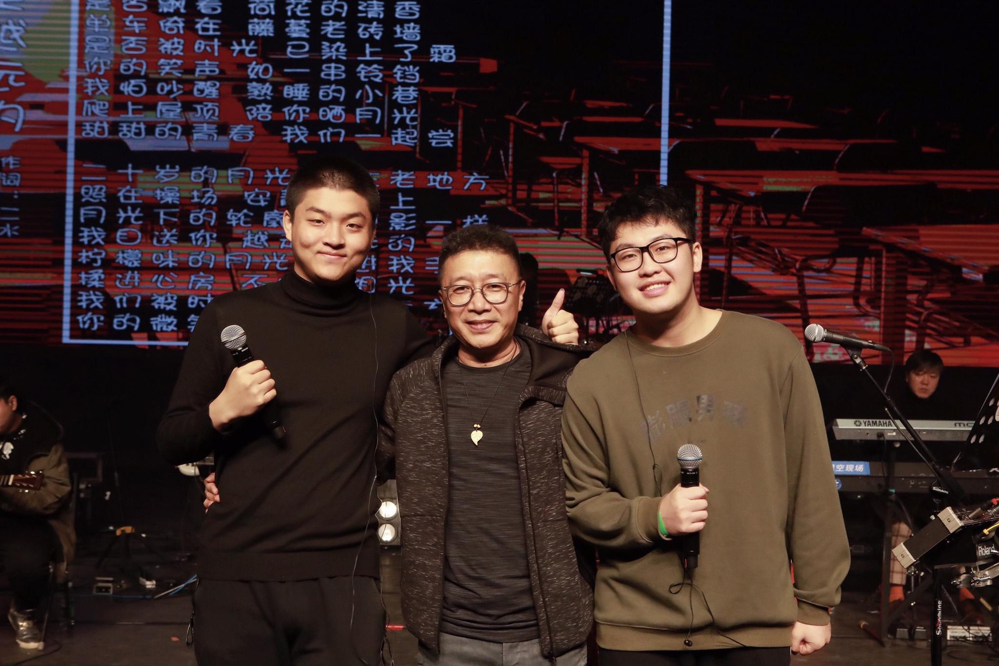 许久不见的庞龙来浙江音乐学院教学，教出学生比他还出名