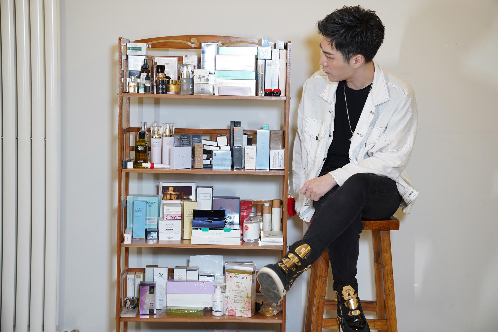 90后集体回忆里的歌手乔洋:大男孩做了美妆主播,还坚持音乐梦想