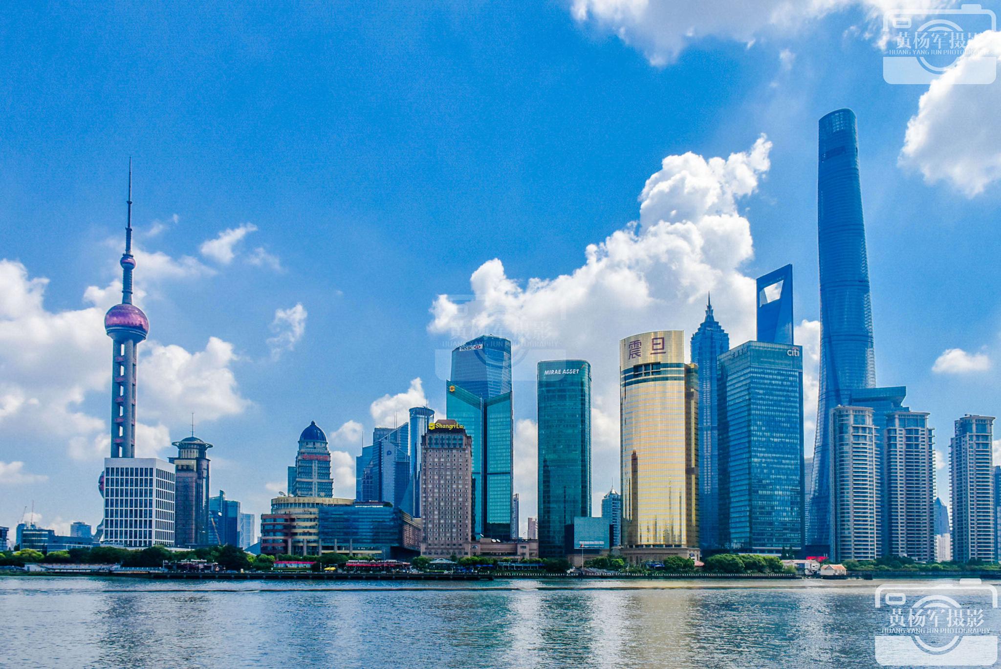 蓝天白云下上海外滩的城市风光|外滩|蓝天|风光_新浪新闻