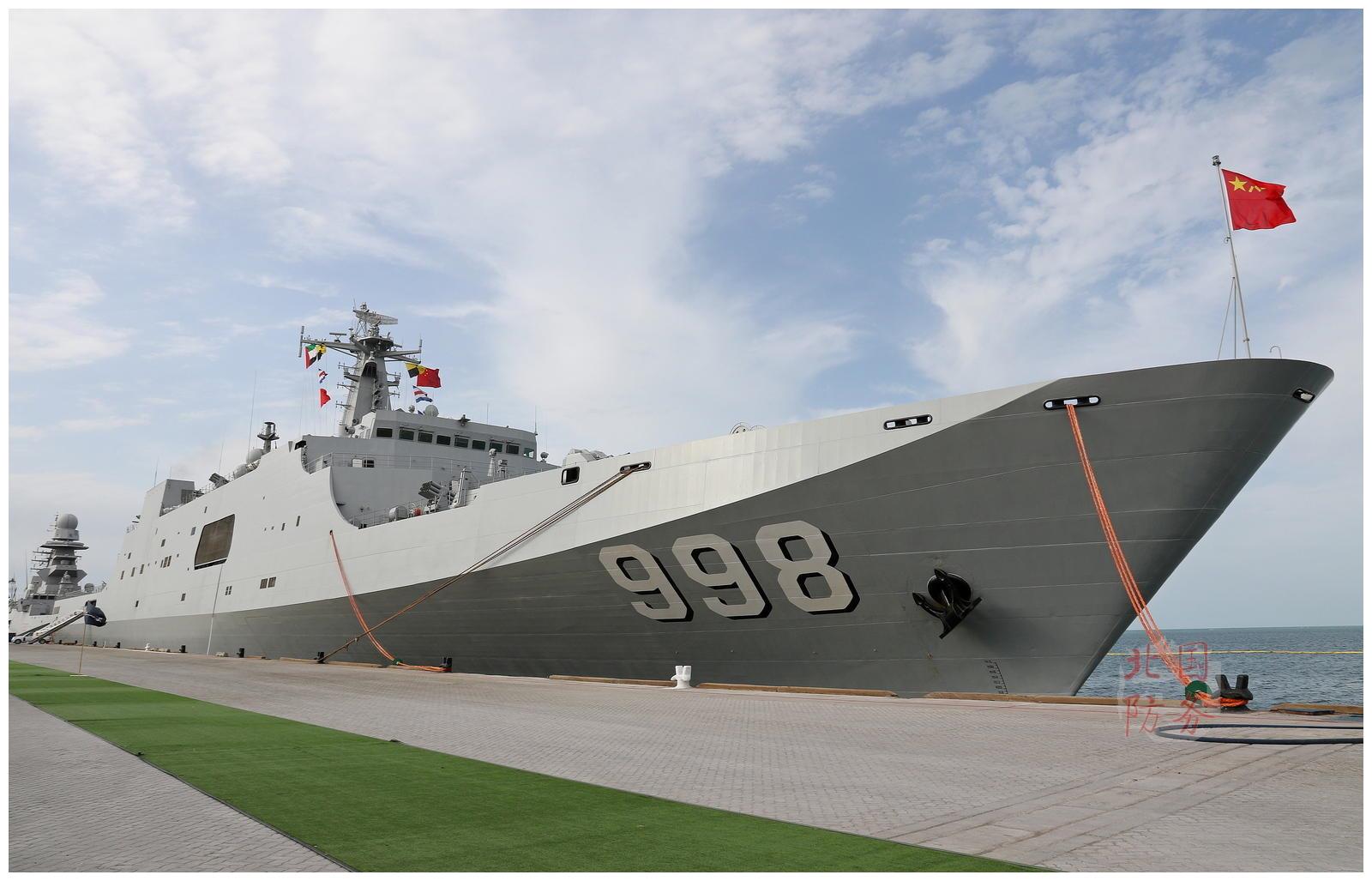 欧洲顶级舰艇紧贴解放军巨舰,反潜能力强过中国任何现役舰艇?