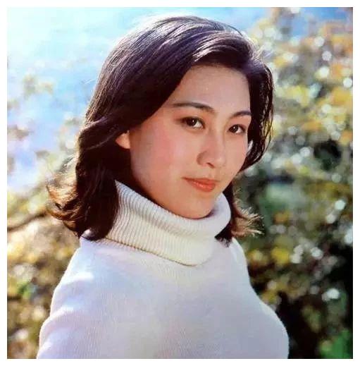 她是国家一级演员,出道40多年无绯闻,丈夫背景深厚却为人低调|刘佳