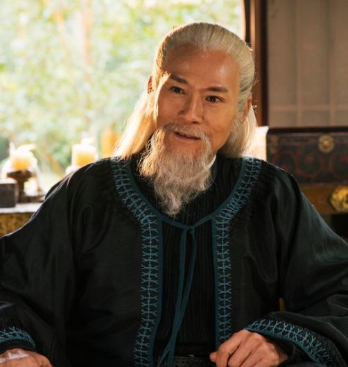 71岁楚留香出演沙漠大戏郑少秋亲上阵需搀扶行走